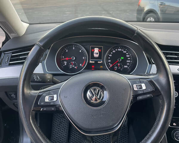 Черный Фольксваген Пассат, объемом двигателя 1.97 л и пробегом 212 тыс. км за 20000 $, фото 16 на Automoto.ua