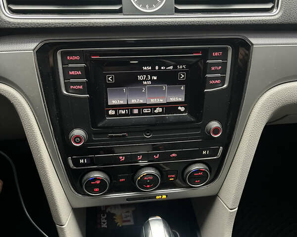 Черный Фольксваген Пассат, объемом двигателя 1.8 л и пробегом 172 тыс. км за 11500 $, фото 8 на Automoto.ua