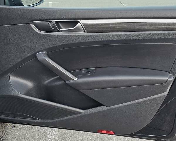 Черный Фольксваген Пассат, объемом двигателя 1.98 л и пробегом 200 тыс. км за 10800 $, фото 14 на Automoto.ua