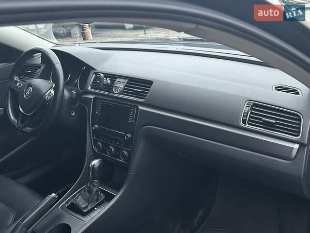 Черный Фольксваген Пассат, объемом двигателя 1.8 л и пробегом 127 тыс. км за 14000 $, фото 24 на Automoto.ua