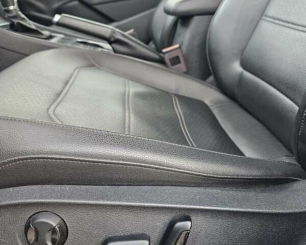 Черный Фольксваген Пассат, объемом двигателя 1.98 л и пробегом 200 тыс. км за 10800 $, фото 22 на Automoto.ua