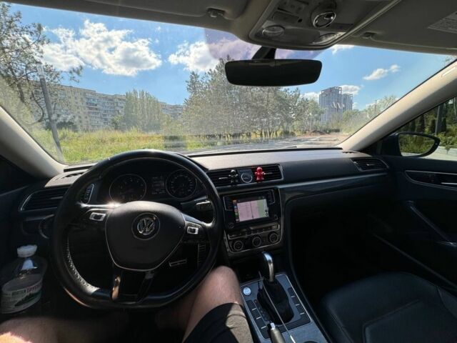 Черный Фольксваген Пассат, объемом двигателя 1.8 л и пробегом 123 тыс. км за 15500 $, фото 4 на Automoto.ua