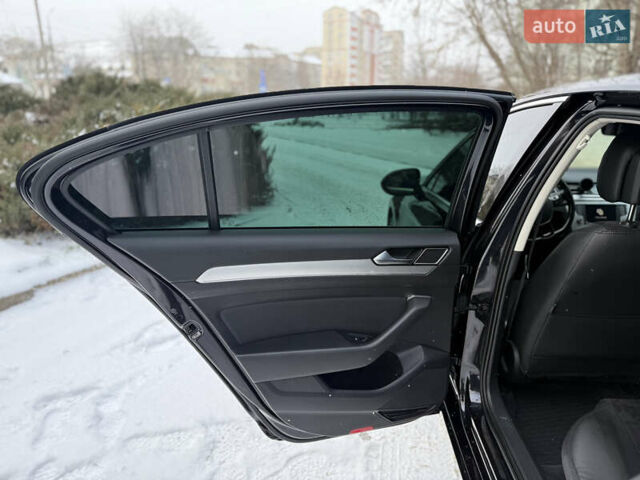Черный Фольксваген Пассат, объемом двигателя 1.6 л и пробегом 288 тыс. км за 13400 $, фото 17 на Automoto.ua
