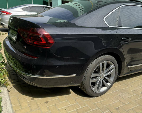 Черный Фольксваген Пассат, объемом двигателя 2 л и пробегом 69 тыс. км за 18500 $, фото 5 на Automoto.ua