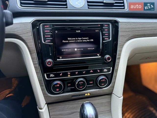 Чорний Фольксваген Пассат, об'ємом двигуна 1.8 л та пробігом 149 тис. км за 13900 $, фото 57 на Automoto.ua