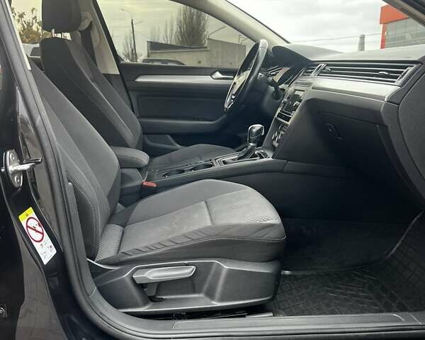 Черный Фольксваген Пассат, объемом двигателя 1.97 л и пробегом 179 тыс. км за 18000 $, фото 10 на Automoto.ua