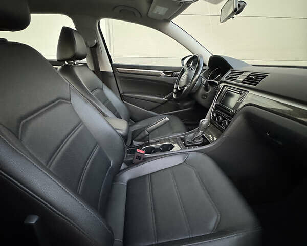 Черный Фольксваген Пассат, объемом двигателя 2 л и пробегом 107 тыс. км за 15400 $, фото 12 на Automoto.ua