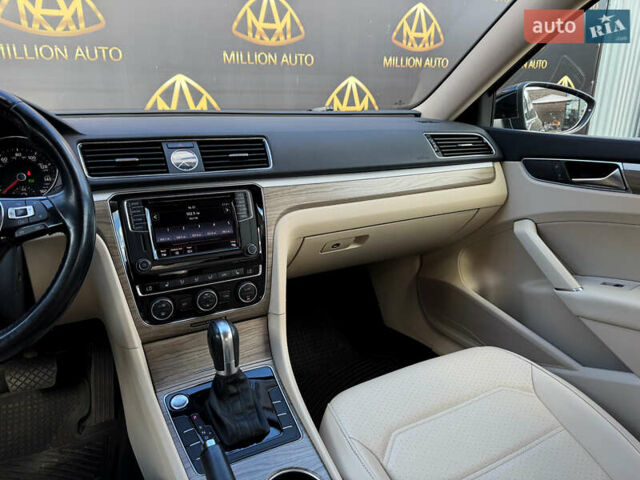 Чорний Фольксваген Пассат, об'ємом двигуна 1.8 л та пробігом 72 тис. км за 15500 $, фото 19 на Automoto.ua