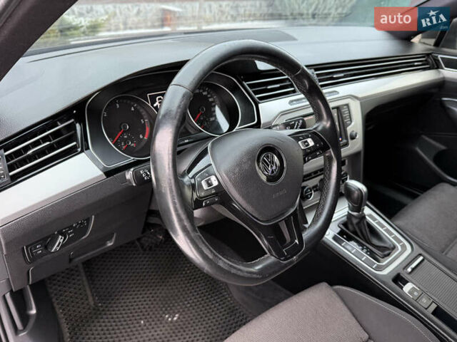 Черный Фольксваген Пассат, объемом двигателя 1.6 л и пробегом 313 тыс. км за 12500 $, фото 48 на Automoto.ua