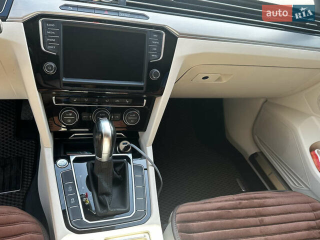 Черный Фольксваген Пассат, объемом двигателя 1.97 л и пробегом 290 тыс. км за 17299 $, фото 15 на Automoto.ua