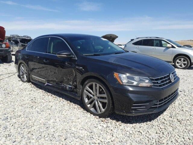 Чорний Фольксваген Пассат, об'ємом двигуна 1.8 л та пробігом 178 тис. км за 10800 $, фото 4 на Automoto.ua