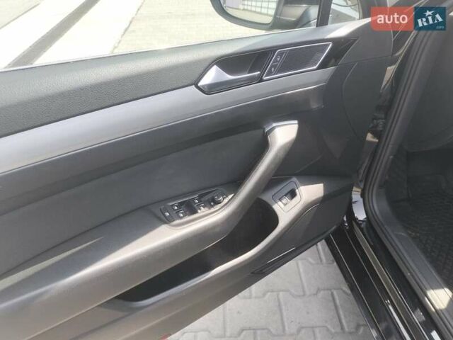 Чорний Фольксваген Пассат, об'ємом двигуна 1.97 л та пробігом 253 тис. км за 15700 $, фото 12 на Automoto.ua