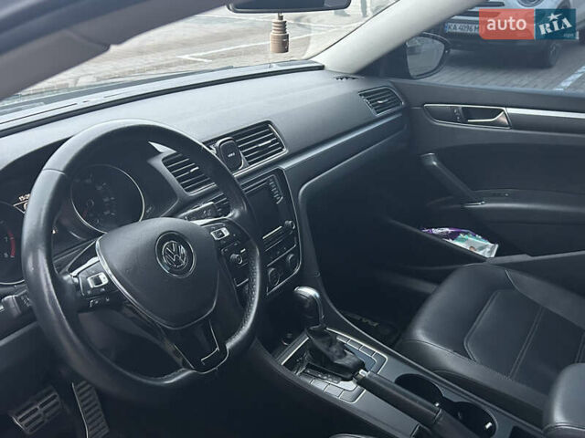 Черный Фольксваген Пассат, объемом двигателя 1.8 л и пробегом 127 тыс. км за 14000 $, фото 22 на Automoto.ua