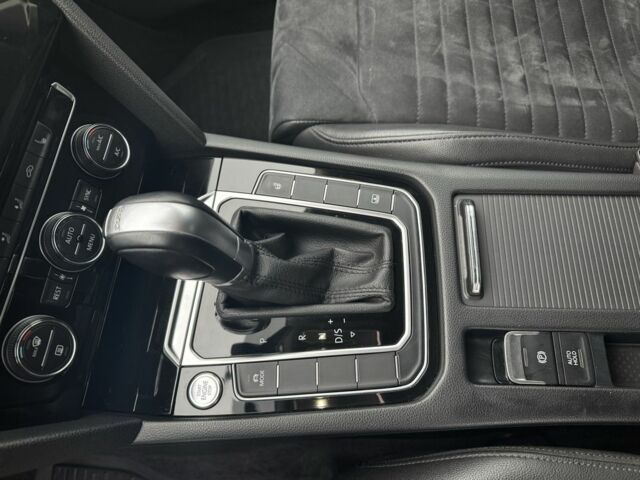 Черный Фольксваген Пассат, объемом двигателя 2 л и пробегом 292 тыс. км за 16900 $, фото 16 на Automoto.ua