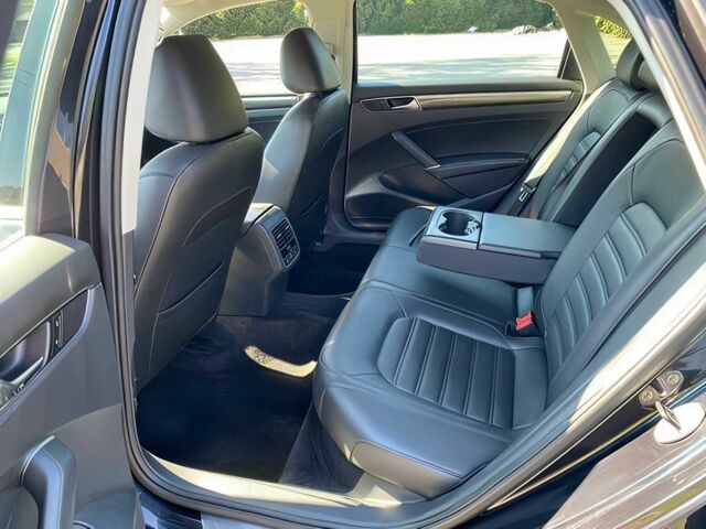 Черный Фольксваген Пассат, объемом двигателя 1.8 л и пробегом 58 тыс. км за 7600 $, фото 13 на Automoto.ua