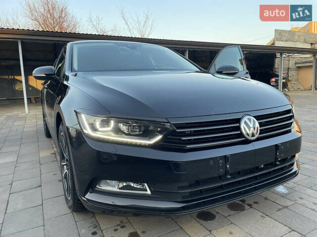 Черный Фольксваген Пассат, объемом двигателя 1.97 л и пробегом 212 тыс. км за 20000 $, фото 5 на Automoto.ua