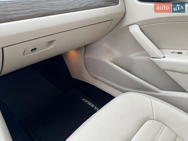 Чорний Фольксваген Пассат, об'ємом двигуна 2 л та пробігом 145 тис. км за 17200 $, фото 33 на Automoto.ua