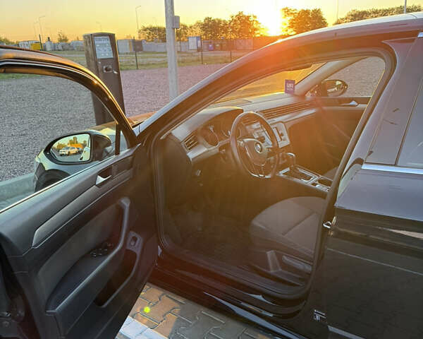 Фольксваген Пассат 2018 в Киеве на Automoto.ua Черный Фольксваген Пассат, объемом двигателя 1.97 л и пробегом 224 тыс. км за 16900 $, фото 8 на Automoto.ua