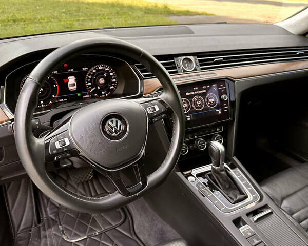 Черный Фольксваген Пассат, объемом двигателя 1.97 л и пробегом 142 тыс. км за 25500 $, фото 34 на Automoto.ua