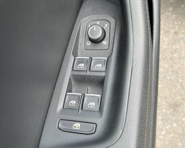 Черный Фольксваген Пассат, объемом двигателя 2 л и пробегом 176 тыс. км за 22300 $, фото 12 на Automoto.ua