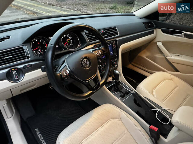 Черный Фольксваген Пассат, объемом двигателя 1.98 л и пробегом 110 тыс. км за 16000 $, фото 23 на Automoto.ua