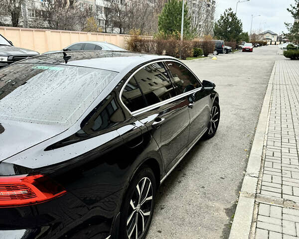 Фольксваген Пассат 2018 в Запорожье на Automoto.ua Черный Фольксваген Пассат, объемом двигателя 1.97 л и пробегом 217 тыс. км за 20600 $, фото 11 на Automoto.ua