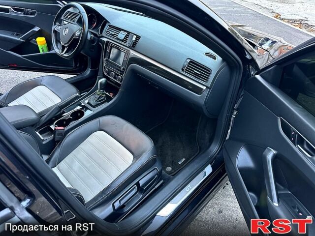 Чорний Фольксваген Пассат, об'ємом двигуна 3.6 л та пробігом 93 тис. км за 16500 $, фото 9 на Automoto.ua