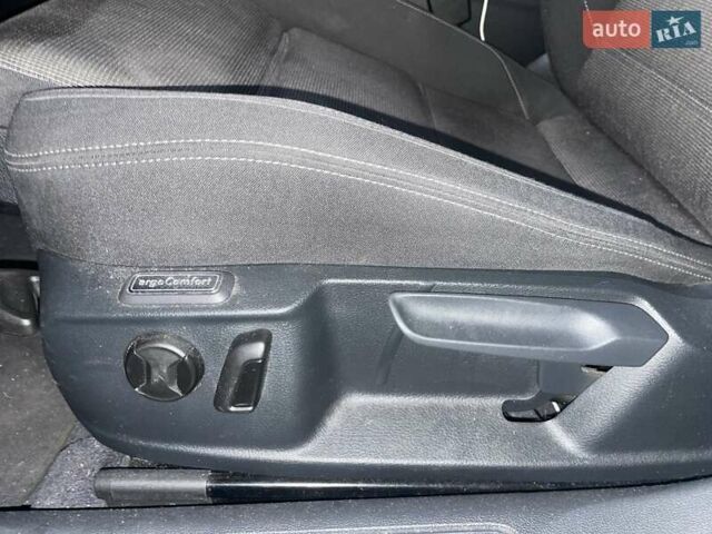 Чорний Фольксваген Пассат, об'ємом двигуна 1.8 л та пробігом 160 тис. км за 16000 $, фото 7 на Automoto.ua