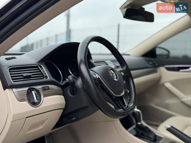 Чорний Фольксваген Пассат, об'ємом двигуна 2 л та пробігом 145 тис. км за 17200 $, фото 17 на Automoto.ua