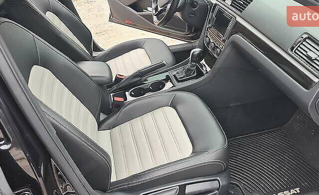 Фольксваген Пассат 2018 в Одессе на Automoto.ua Черный Фольксваген Пассат, объемом двигателя 3.6 л и пробегом 156 тыс. км за 14500 $, фото 10 на Automoto.ua