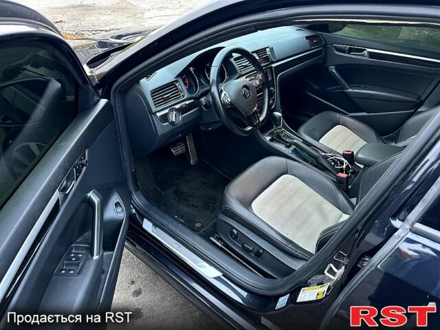 Чорний Фольксваген Пассат, об'ємом двигуна 3.6 л та пробігом 93 тис. км за 16500 $, фото 6 на Automoto.ua