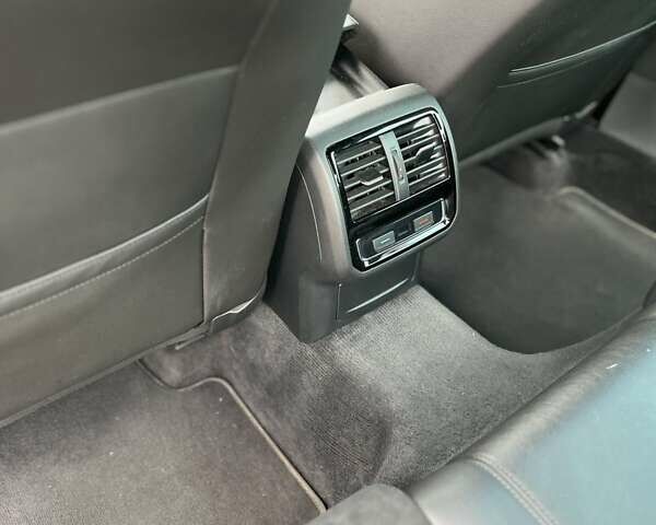 Черный Фольксваген Пассат, объемом двигателя 2 л и пробегом 176 тыс. км за 22300 $, фото 53 на Automoto.ua