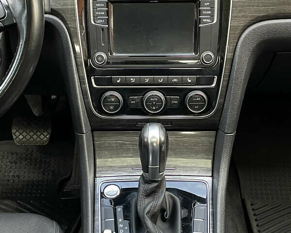 Чорний Фольксваген Пассат, об'ємом двигуна 2 л та пробігом 147 тис. км за 11900 $, фото 34 на Automoto.ua