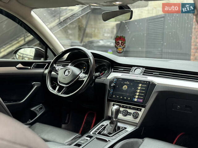 Черный Фольксваген Пассат, объемом двигателя 1.97 л и пробегом 225 тыс. км за 15950 $, фото 142 на Automoto.ua