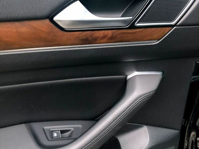 Черный Фольксваген Пассат, объемом двигателя 1.8 л и пробегом 103 тыс. км за 18500 $, фото 12 на Automoto.ua