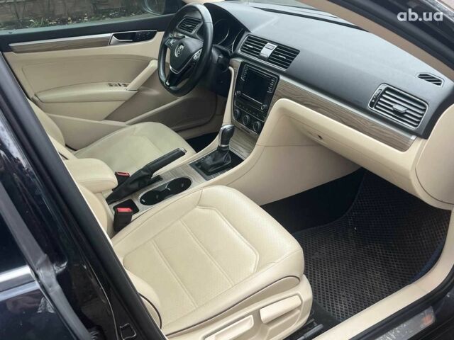 Чорний Фольксваген Пассат, об'ємом двигуна 2 л та пробігом 162 тис. км за 13790 $, фото 28 на Automoto.ua