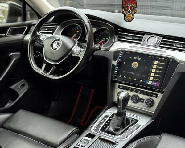 Черный Фольксваген Пассат, объемом двигателя 1.97 л и пробегом 225 тыс. км за 15950 $, фото 140 на Automoto.ua