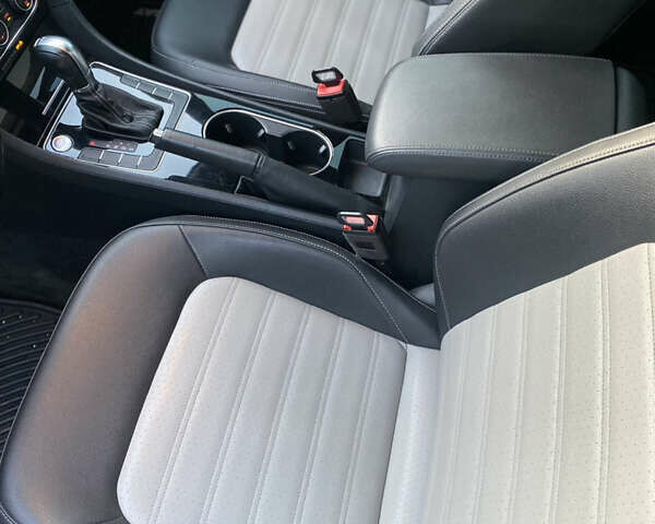 Черный Фольксваген Пассат, объемом двигателя 3.6 л и пробегом 29 тыс. км за 20000 $, фото 17 на Automoto.ua