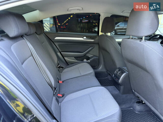 Чорний Фольксваген Пассат, об'ємом двигуна 2 л та пробігом 119 тис. км за 17900 $, фото 12 на Automoto.ua