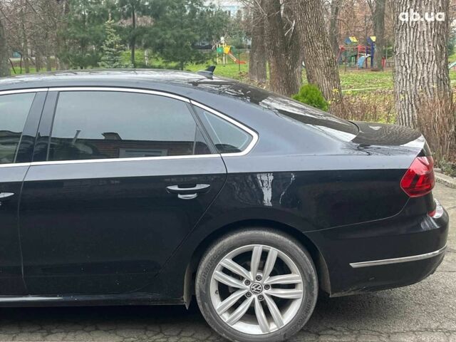 Чорний Фольксваген Пассат, об'ємом двигуна 2 л та пробігом 162 тис. км за 13790 $, фото 12 на Automoto.ua
