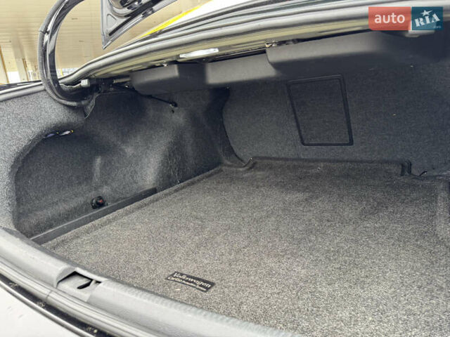 Чорний Фольксваген Пассат, об'ємом двигуна 2 л та пробігом 145 тис. км за 17200 $, фото 20 на Automoto.ua