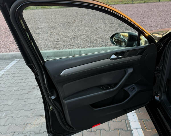 Фольксваген Пассат 2018 в Киеве на Automoto.ua Черный Фольксваген Пассат, объемом двигателя 1.97 л и пробегом 224 тыс. км за 16900 $, фото 7 на Automoto.ua