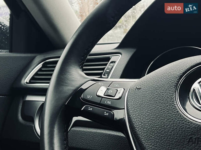 Чорний Фольксваген Пассат, об'ємом двигуна 2 л та пробігом 153 тис. км за 11900 $, фото 54 на Automoto.ua