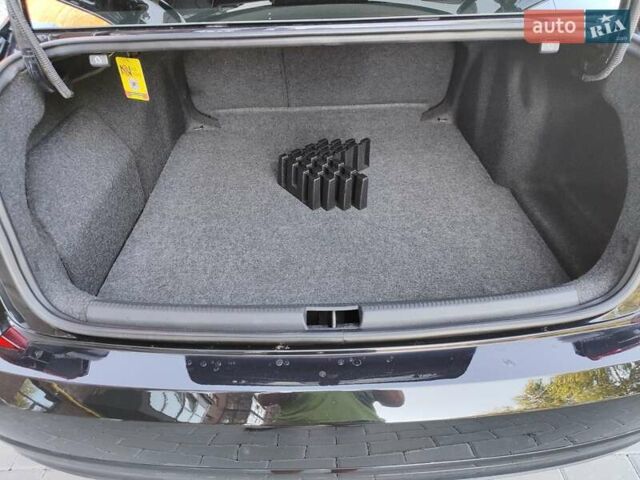 Черный Фольксваген Пассат, объемом двигателя 3.6 л и пробегом 90 тыс. км за 15500 $, фото 25 на Automoto.ua