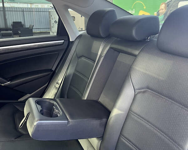 Черный Фольксваген Пассат, объемом двигателя 1.98 л и пробегом 335 тыс. км за 13000 $, фото 29 на Automoto.ua