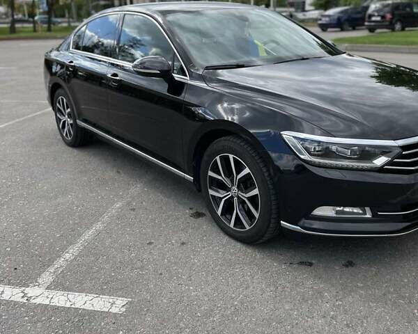 Черный Фольксваген Пассат, объемом двигателя 2 л и пробегом 176 тыс. км за 22300 $, фото 1 на Automoto.ua