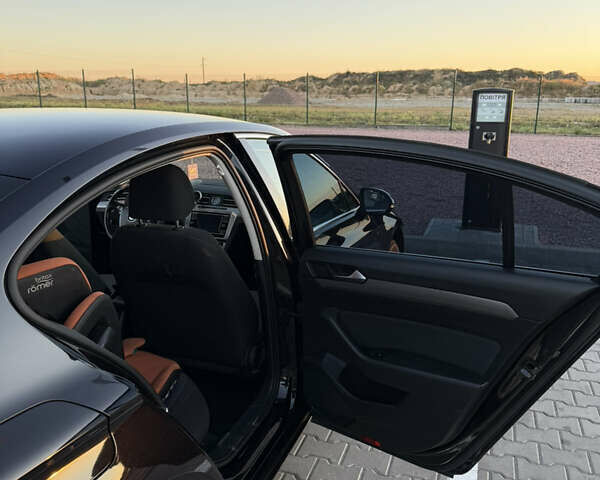 Фольксваген Пассат 2018 в Киеве на Automoto.ua Черный Фольксваген Пассат, объемом двигателя 1.97 л и пробегом 224 тыс. км за 16900 $, фото 6 на Automoto.ua