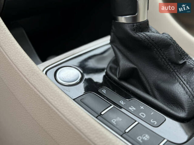 Чорний Фольксваген Пассат, об'ємом двигуна 2 л та пробігом 145 тис. км за 17200 $, фото 46 на Automoto.ua