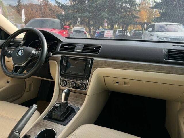 Фольксваген Пассат 2018 в Кривом Роге на Automoto.ua Черный Фольксваген Пассат, объемом двигателя 2 л и пробегом 211 тыс. км за 15500 $, фото 9 на Automoto.ua