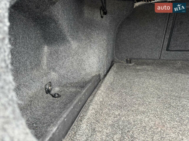 Чорний Фольксваген Пассат, об'ємом двигуна 2 л та пробігом 145 тис. км за 17200 $, фото 25 на Automoto.ua